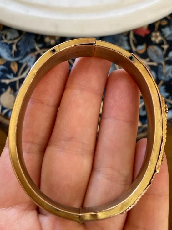 Antique Victorian Ornate Hinged Bangle Bracelet - Picture 7 of 17
